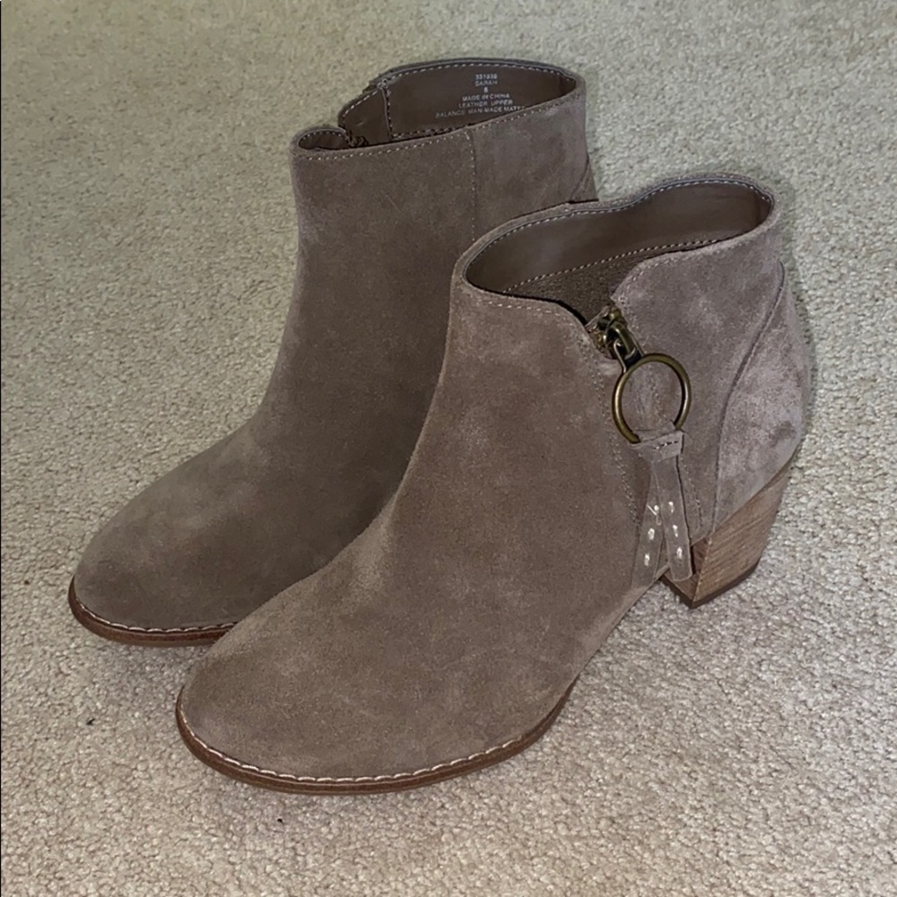 Michael Shannon Taupe Zip-up Booties, Sz 8